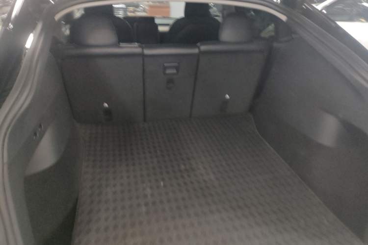 Used Tesla Model Y 2022 Rear-Wheel-Drive Version
