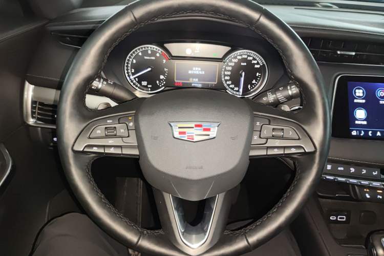 Used Cadillac XT4 2018 28T Two-Wheel Drive Leading Version