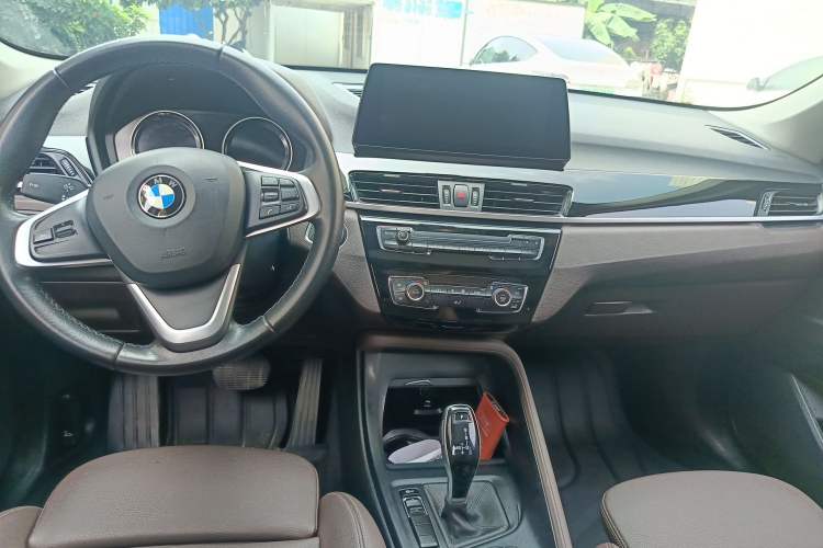 Used BMW X1 2020 sDrive25Li Leading Model
