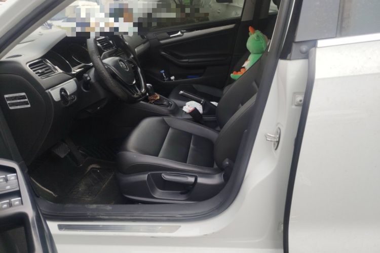 Used Volkswagen Sagitar 2015 1.6L Automatic Comfort Model Left Front Seat