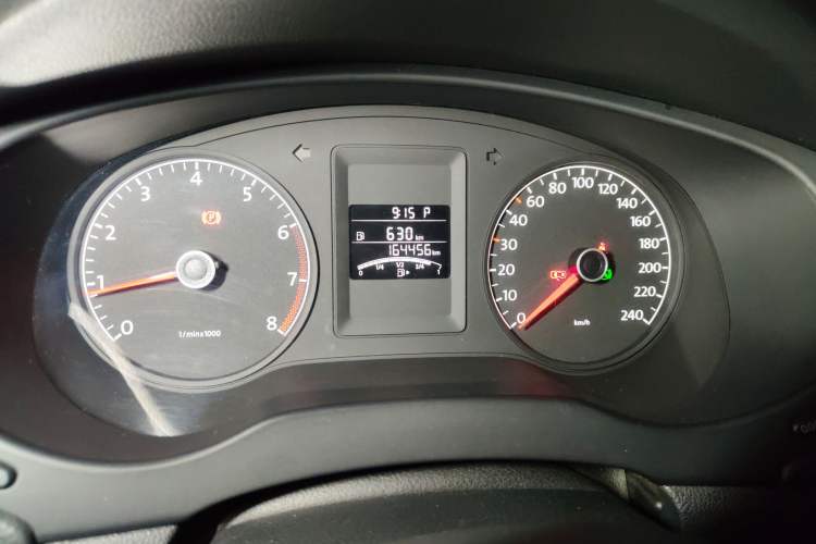 Used Volkswagen Sagitar 2012 1.6L Automatic Comfort Edition Instrument Cluster