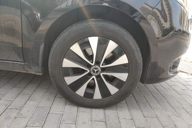 Used Mercedes-Benz Vito 2021 2.0T Business Version 7 Seats Right Front Wheel Hub