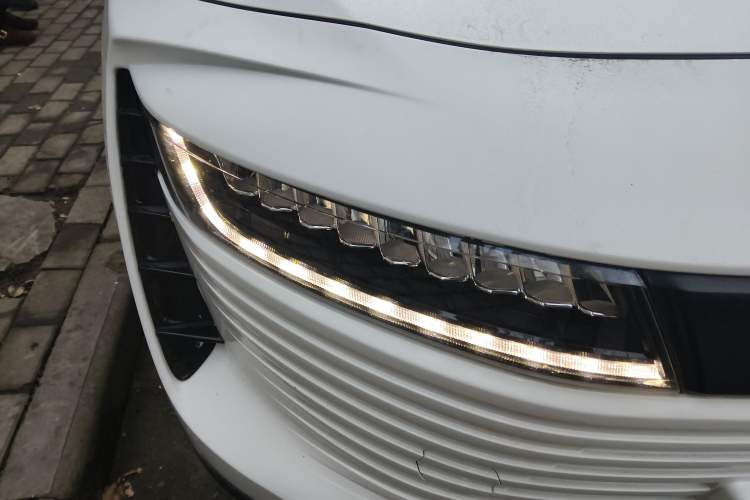 Used ORA iQ 2018 Smart Connectivity Model
