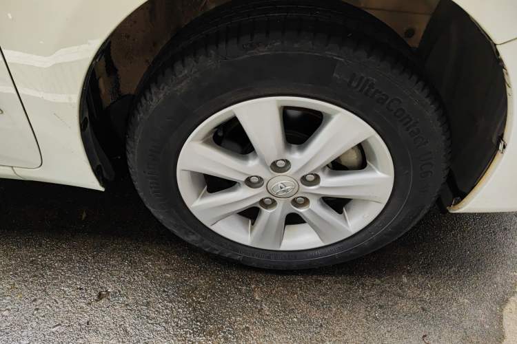 Used Toyota Corolla 2012 Luxurious Edition 1.6L Automatic GL Right Front Wheel Hub