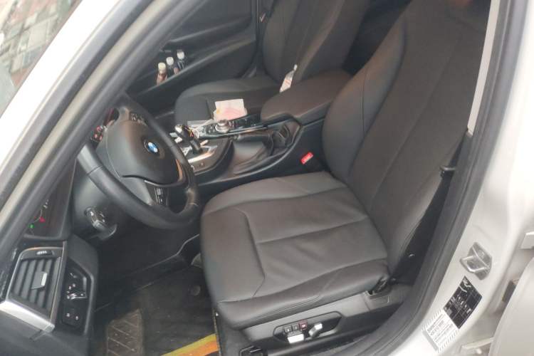 Used BMW 3 Series 2016 320i Fashion Model