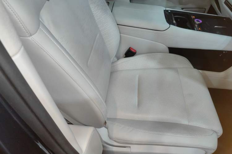 Used Lynk & Co 900 2025 2.0T Ultra
