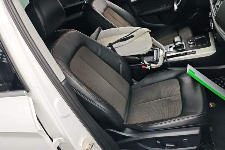 Used Audi Q5L 2018 40 TFSI Prestige Fashion Edition China VI Right Front Seat