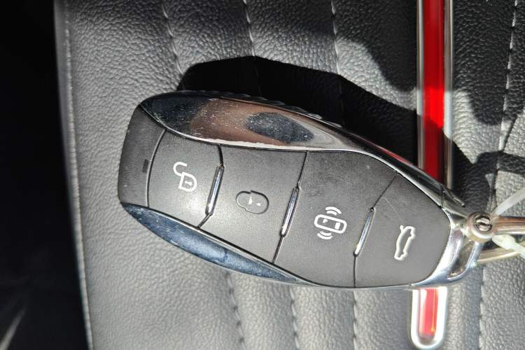 Used Hongqi H5 2023 2.0T Automatic Smart Connect Flagship Edition