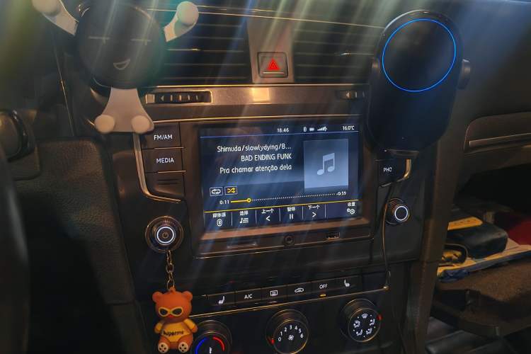 Used Volkswagen Golf 2017 230TSI Automatic Luxury Million-Vehicle Commemorative Edition Audio And AC Panel