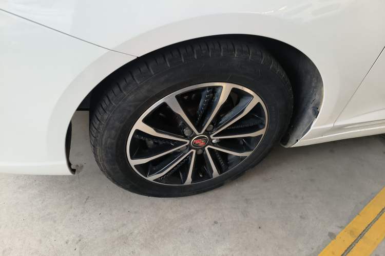 Used Roewe i5 2020 1.5L Manual 4G Connect Leehao Flagship Edition Exterior 1