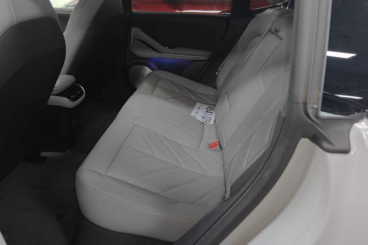 Used Nio ET5 2025 75 kWh Left Rear Seat