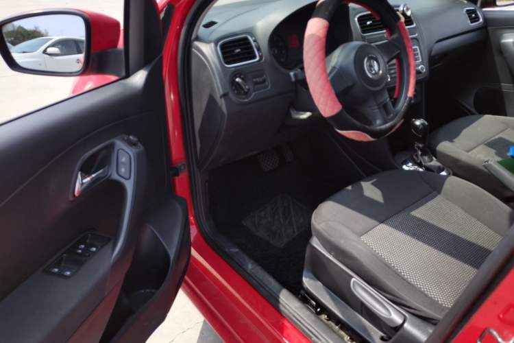 Used Volkswagen Polo 2013 1.6L Automatic Comfort Edition Driver Seat