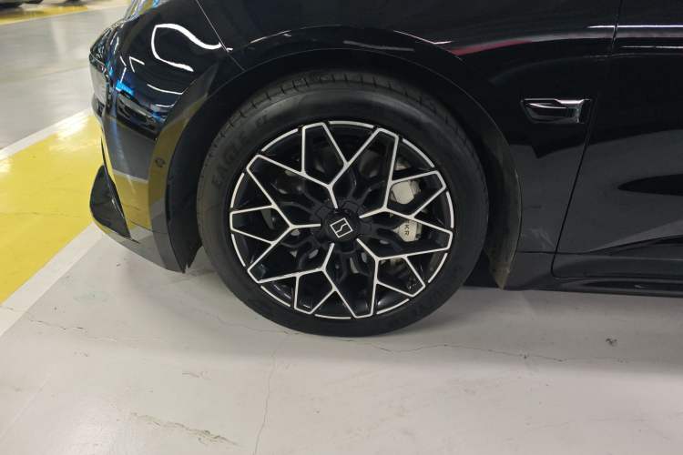 Used Zeekr 001 2024 WE Edition 95 kWh All-Wheel Drive Left Front Wheel Hub