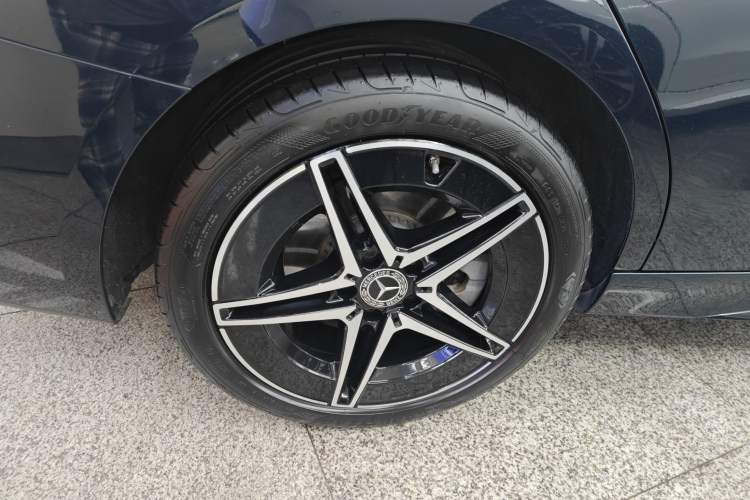 Used Mercedes-Benz C-Class 2023 Restyled C 260 L Night Edition Sports Version Right Rear Wheel Hub
