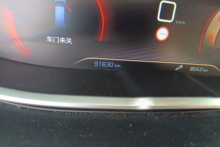 Used Peugeot 5008 2017 380THP 7-Seater Luxury Edition Odometer Close Up