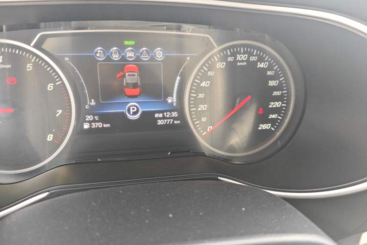 Used Hongqi H5 2022 Classic Model Facelift 1.8T Automatic Smart Connect Flagship Edition Odometer Close Up