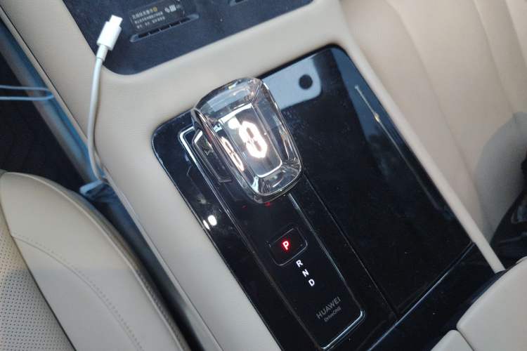 Used Hima AITO M7 2024 1.5T Rear-Drive Plus Version 5 Seats Gear Lever