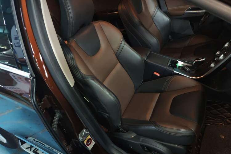 Used Volvo XC60 2016 T5 AWD Zhiyuan Edition
