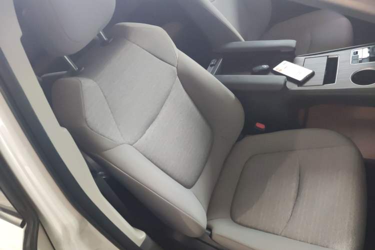 Used Toyota SIENNA 2024 2.5L Hybrid Comfort Edition Right Front Seat