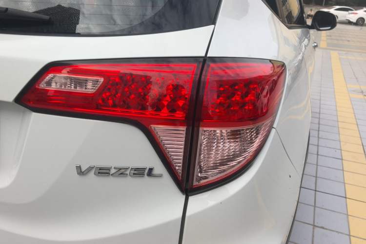 Used Honda Vezel 2015 1.5L manual two-wheel drive Comfort trim level
