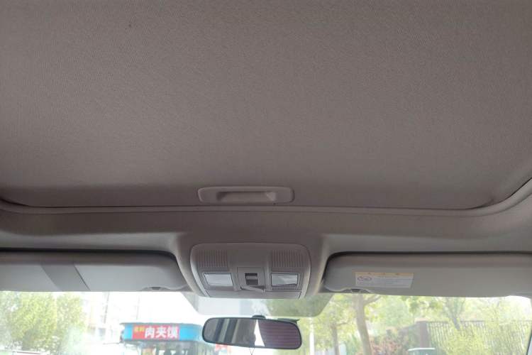 Used Mazda CX-5 2015 2.0L Automatic Two-Wheel Drive Urban Version
