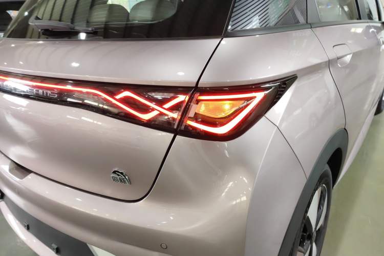 Used BYD Dolphin 2023 420 km Fashion Edition Exterior 3