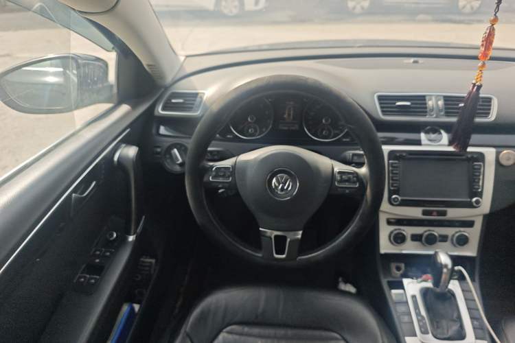 Used Volkswagen Magotan 2013 1.8TSI Luxury Model Steering Wheel