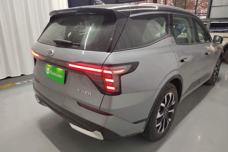 Used Ford Edge 2025 Ford Explorer L 2.0T EcoBoost E-Hybrid Four-Wheel-Drive 7-Seater Supreme Model
