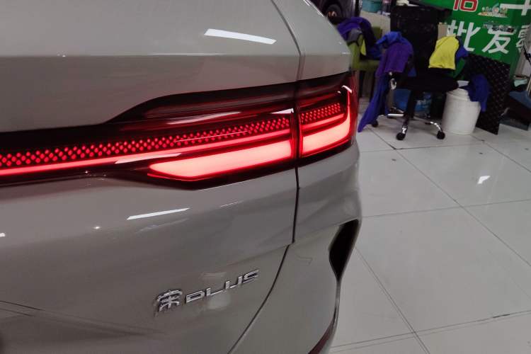 Used BYD Song PLUS New Energy 2023 Champion Edition EV 520KM Prestige Model
