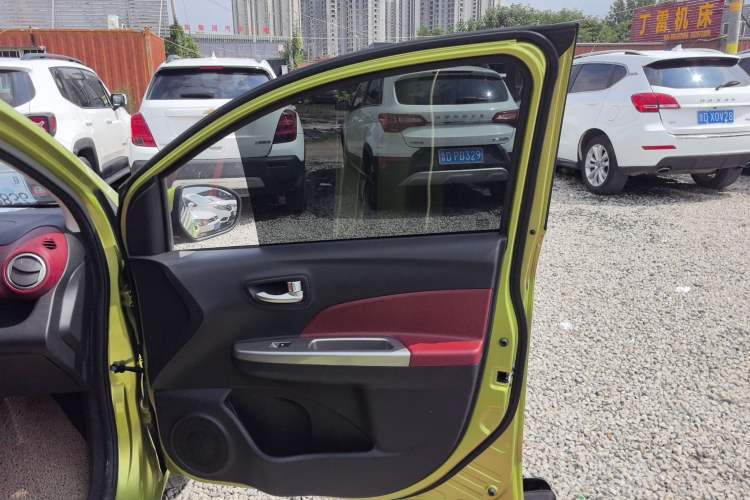 Used CHANGAN Benni 2014 1.4L IMT Luxury Model with Sunroof
