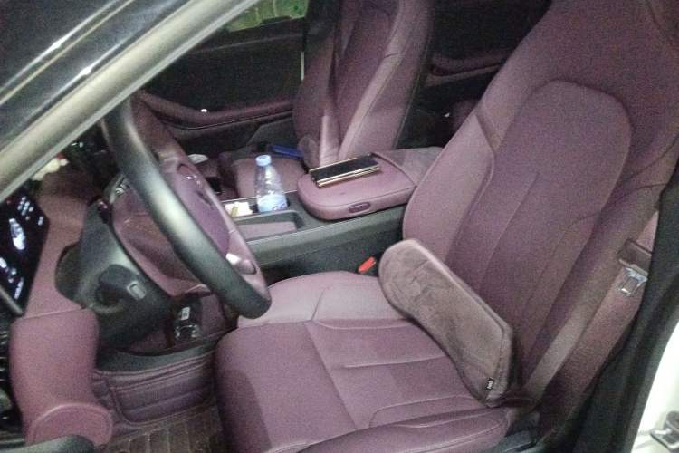 Used Nio ET5 2022 75 kWh Left Front Seat