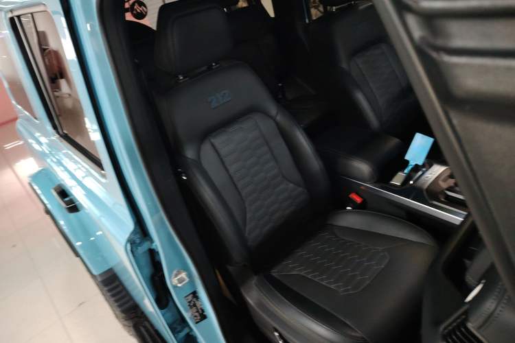 Used 212 T01 2025 2.0T Changfeng
