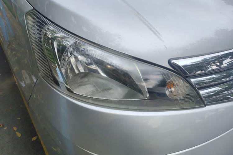 Used Nissan NV200 2016 Revised Version 1.6L CVT Luxury Edition Right Front Headlight