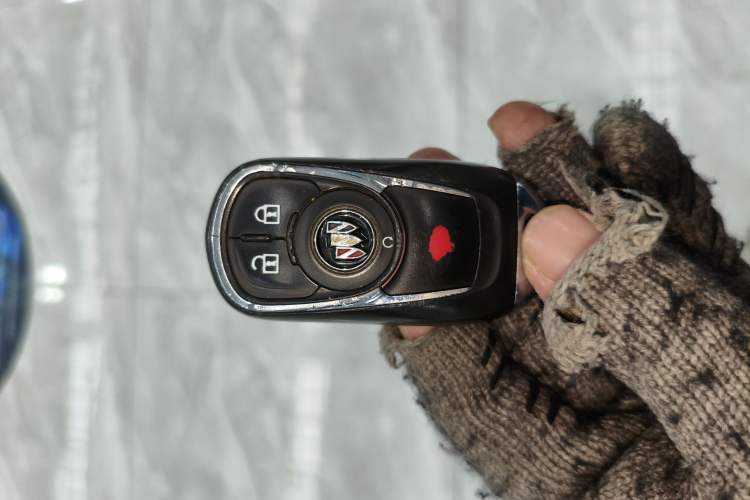 Used Buick GL8 2023 Land Executive Class Comfort Model
