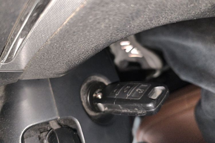 Used Volkswagen Bora 2013 1.6L Manual Fashion Edition Vehicle Key