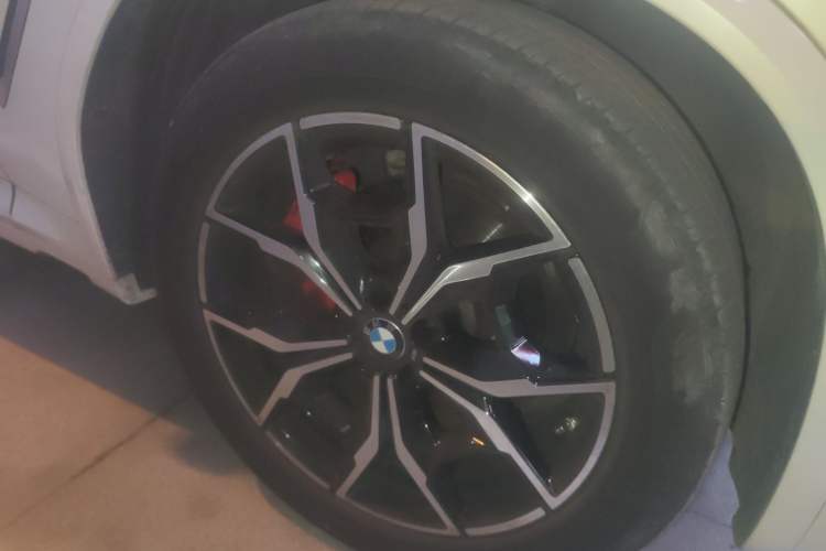 Used BMW X3 2022 xDrive25i M Sport Package Right Front Wheel Hub