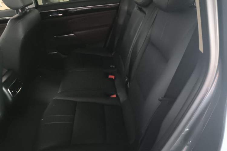 Used GAC Trumpchi GS8 2017 320T Two-Wheel Drive Luxury Smart Connectivity Version (7 Seats) Left Rear Seat