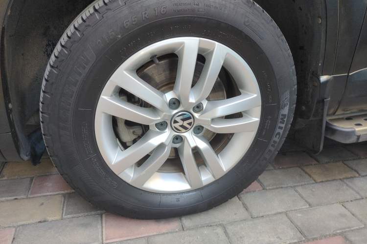 Used Volkswagen Tiguan L 2015 1.8TSI Automatic Two-Wheel Drive Trend Edition