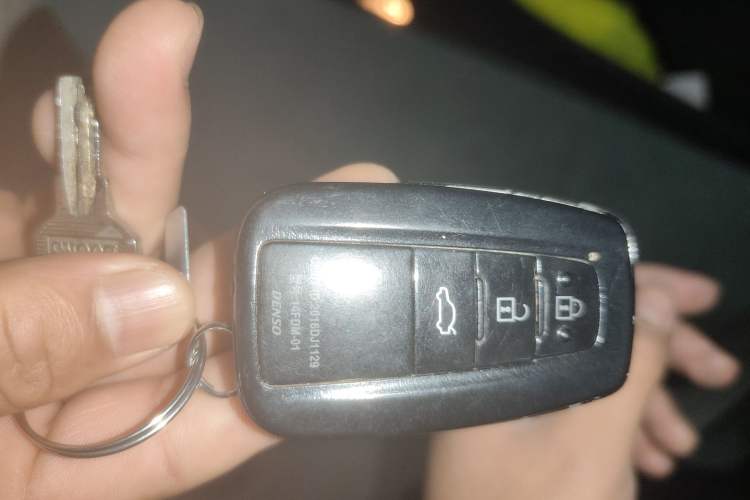 Used Toyota Camry 2018 2.0G Luxury Edition
