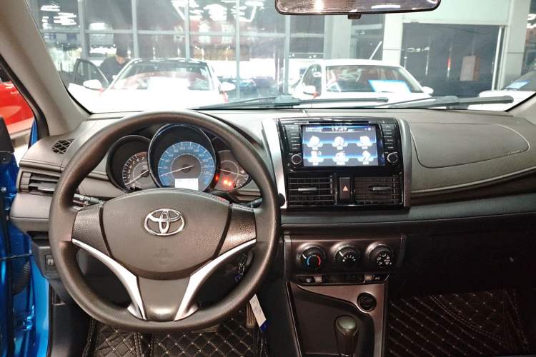 Used Toyota YARiS L Zhi Xuan 2015 1.5E Automatic Charm Edition
