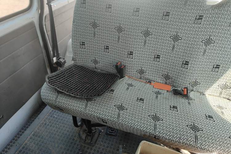 Used Ford Classic Transit 2013 2.8T Diesel Logistics Model with Short Wheelbase and Mid-Roof JX493ZLQ4