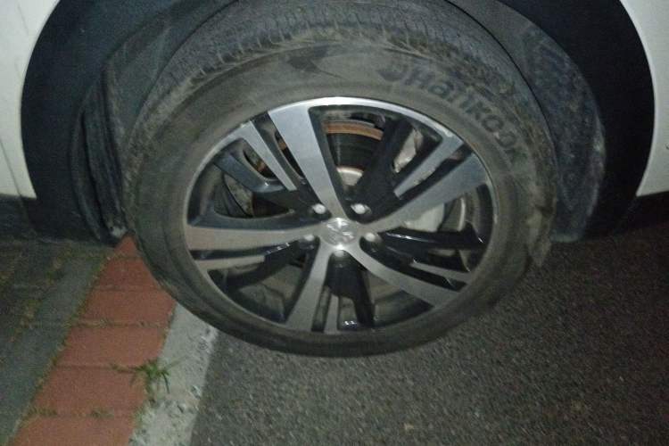 Used Peugeot 4008 2021 360THP Technology Edition Right Front Wheel Hub