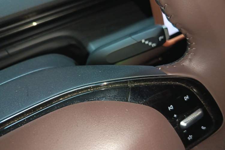 Used CHANGAN NEVO A07 2025 All-Electric "True Fragrance" Edition 710-Mile Long-Range Version Gear Lever