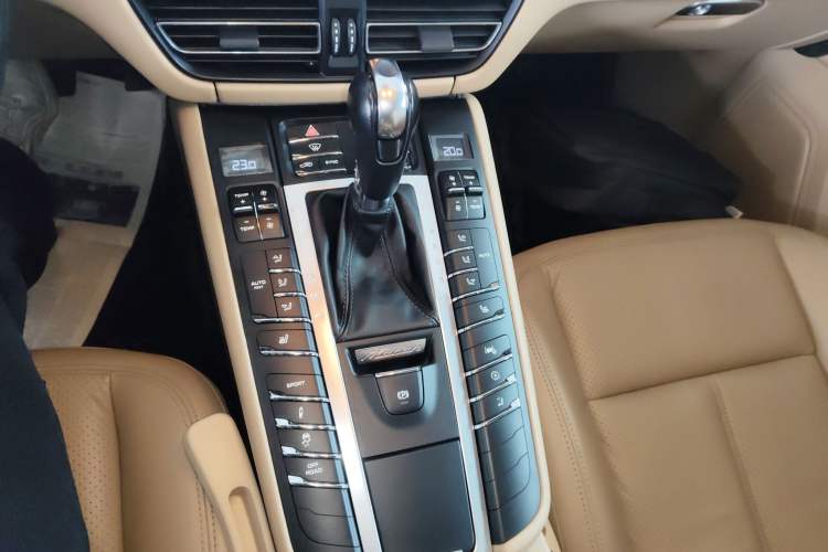 Used Porsche Macan 2018 Macan 2.0T
