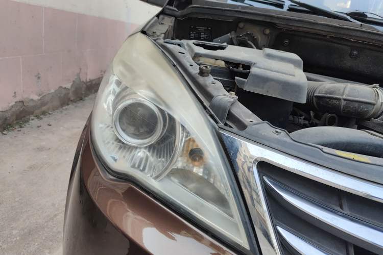 Used BAIC Weiwang M30 2015 1.5L Comfort version DAM15 Right Front Headlight