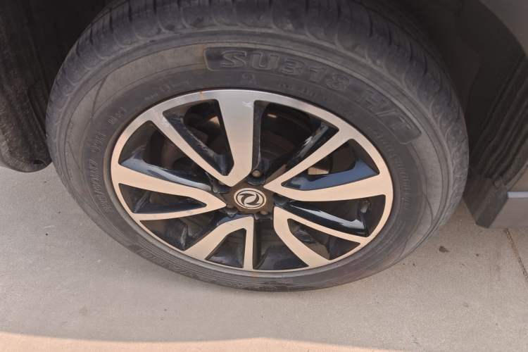 Used Dongfeng Fengon 580 2016 1.5T Manual Luxury Edition Exterior 2