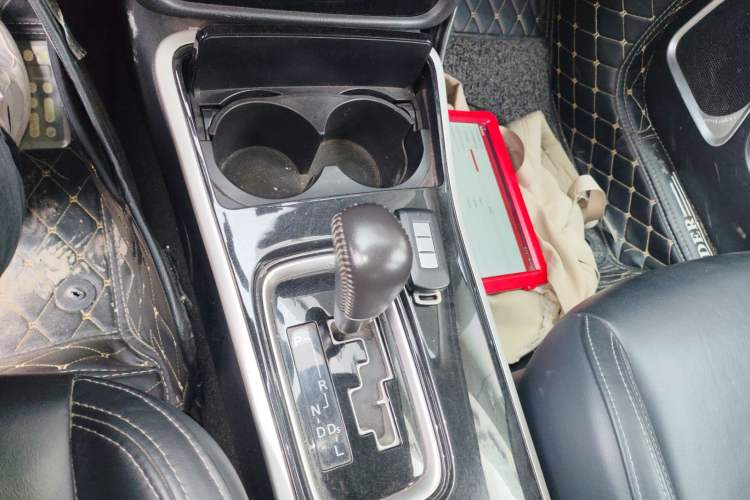 Used Mitsubishi Outlander 2019 2.0L Two-Wheel Drive Comfort Edition 5 Seats China VI Standard