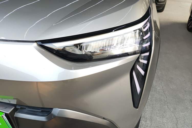 Used AION Y 2022 70 Intelligent Edition Lithium Iron Phosphate Left Front Headlight