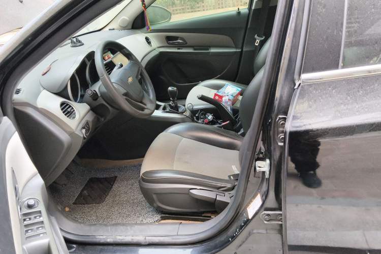 Used Chevrolet Cruze 2013 1.6L SL MT
