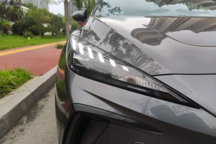 Used MG 4 EV 2023 415 km Range Sea-Faring Champion Edition
